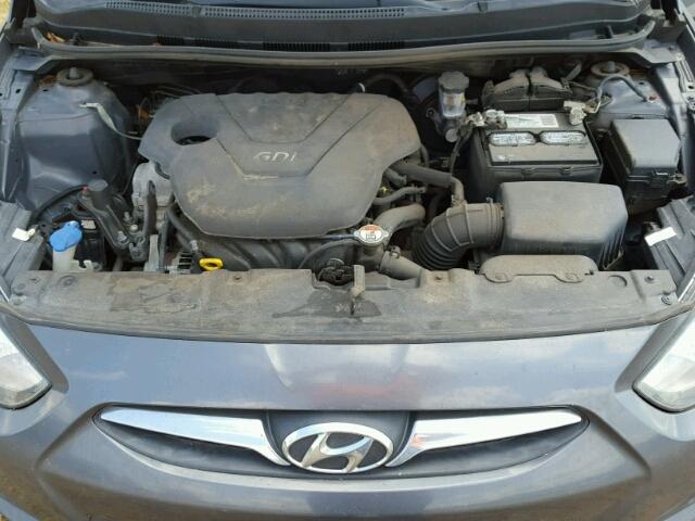 KMHCT4AE6DU275484 - 2013 HYUNDAI ACCENT GRAY photo 7