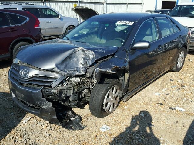 4T1BF3EK9BU772247 - 2011 TOYOTA CAMRY BASE GRAY photo 2