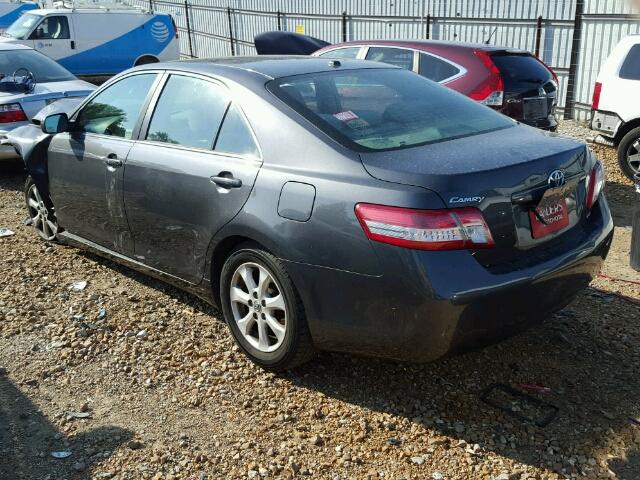 4T1BF3EK9BU772247 - 2011 TOYOTA CAMRY BASE GRAY photo 3