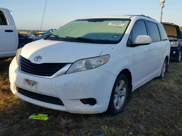 5TDKK3DC6BS024201 - 2011 TOYOTA SIENNA WHITE photo 2