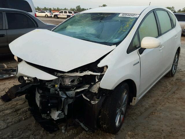 JTDZN3EU3HJ061578 - 2017 TOYOTA PRIUS V WHITE photo 2