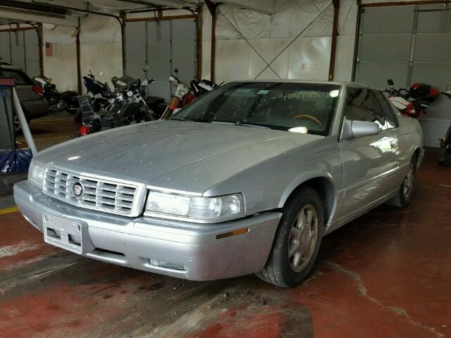 1G6ET12952B100040 - 2002 CADILLAC ELDORADO T SILVER photo 2