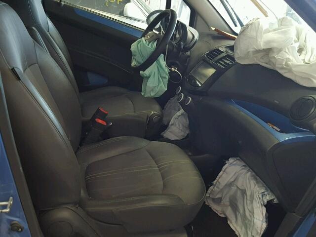 KL8CD6S94FC754101 - 2015 CHEVROLET SPARK 1LT Синий фото 5