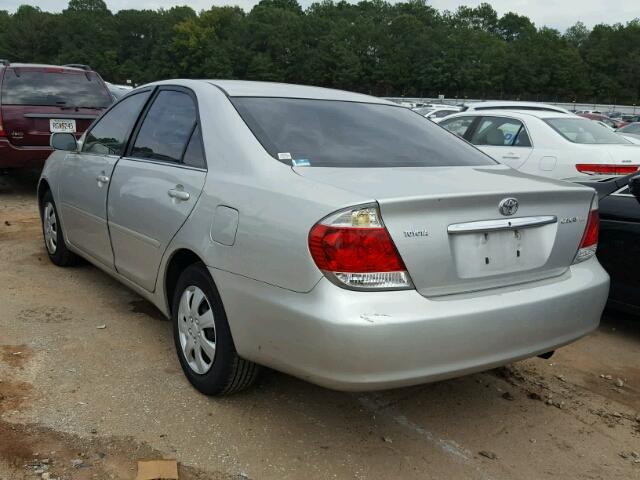 4T1BE32K35U625157 - 2005 TOYOTA CAMRY LE ვერცხლისფერი ფოტო 3