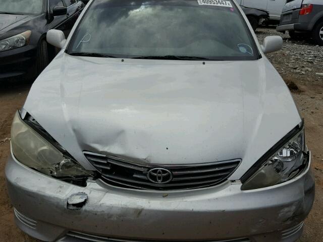 4T1BE32K35U625157 - 2005 TOYOTA CAMRY LE ვერცხლისფერი ფოტო 7