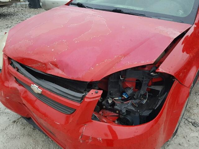 1G1AK52F557583685 - 2005 CHEVROLET COBALT RED photo 9