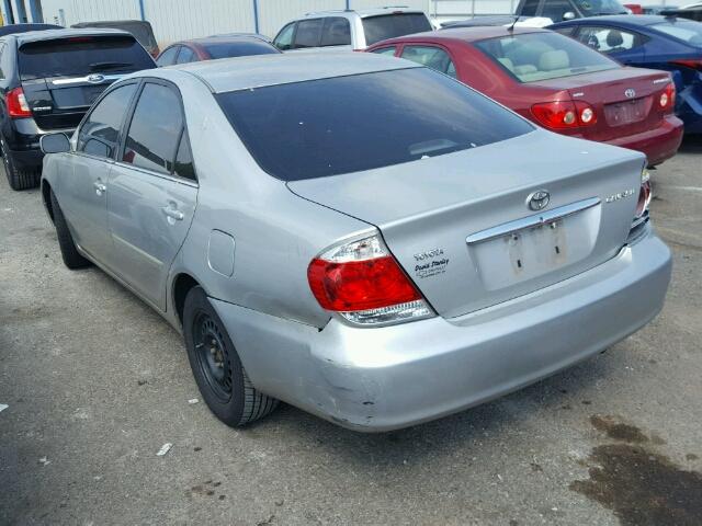 4T1BE32K55U069630 - 2005 TOYOTA CAMRY LE SILVER photo 3