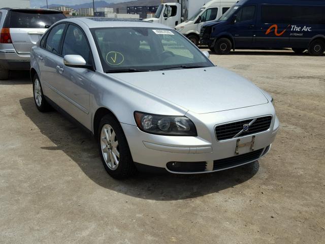 YV1MS682562196433 - 2006 VOLVO S40 T5 SILVER photo 1