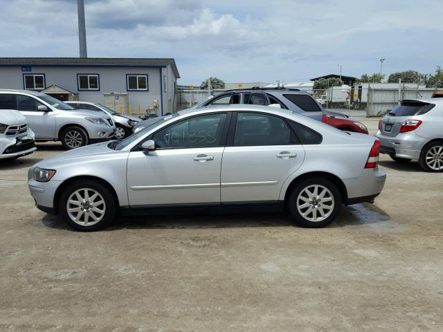 YV1MS682562196433 - 2006 VOLVO S40 T5 SILVER photo 9