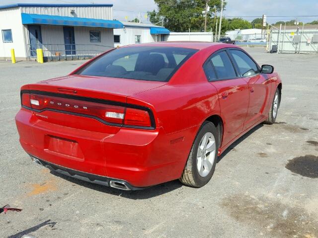 2C3CDXBG2CH155836 - 2012 DODGE CHARGER SE RED photo 4