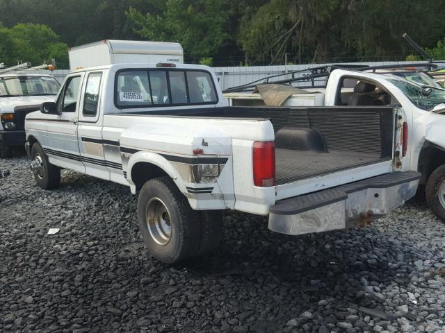 1FTJX35G3SKB02617 - 1995 FORD F350 WHITE photo 3