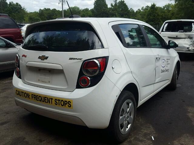 1G1JA6SH7F4105345 - 2015 CHEVROLET SONIC LS WHITE photo 4