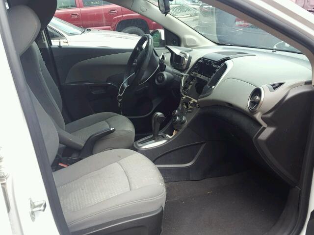 1G1JA6SH7F4105345 - 2015 CHEVROLET SONIC LS WHITE photo 5