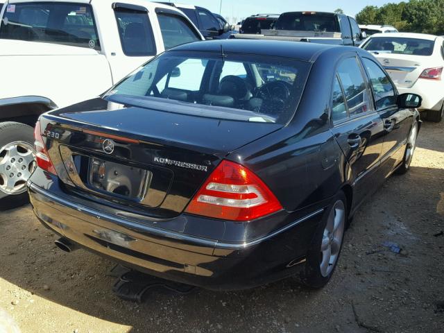 WDBRF40J05F704515 - 2005 MERCEDES-BENZ C 230K SPO BLACK photo 4