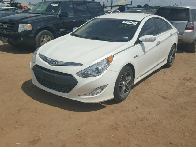 KMHEC4A41BA003388 - 2011 HYUNDAI SONATA HYB WHITE photo 2