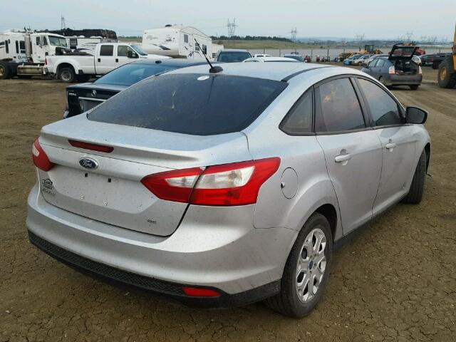 1FAHP3F24CL108669 - 2012 FORD FOCUS SILVER photo 4