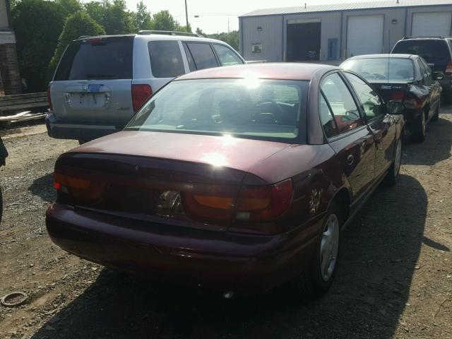 1G8ZK52712Z261655 - 2002 SATURN SL2 RED photo 4