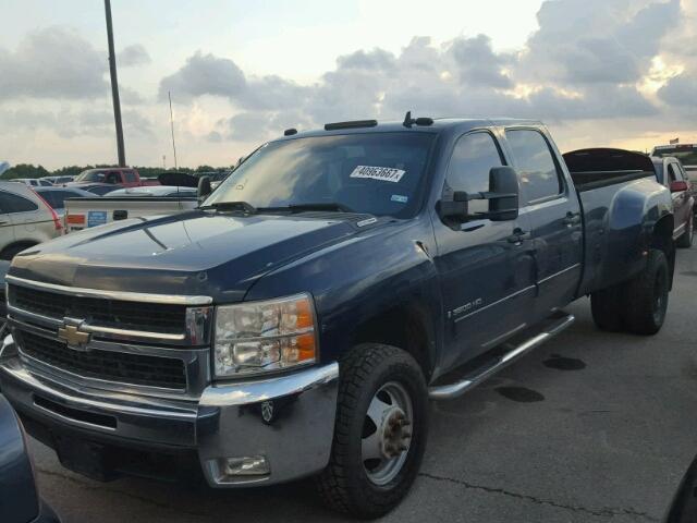 1GCJC33648F203320 - 2008 CHEVROLET SILVERADO BLUE photo 2