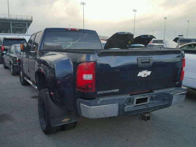 1GCJC33648F203320 - 2008 CHEVROLET SILVERADO BLUE photo 3