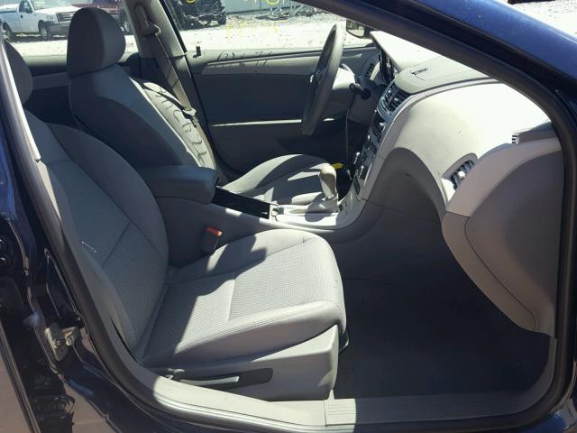 1G1ZB5EB7A4136945 - 2010 CHEVROLET MALIBU LS ლურჯი ფოტო 5