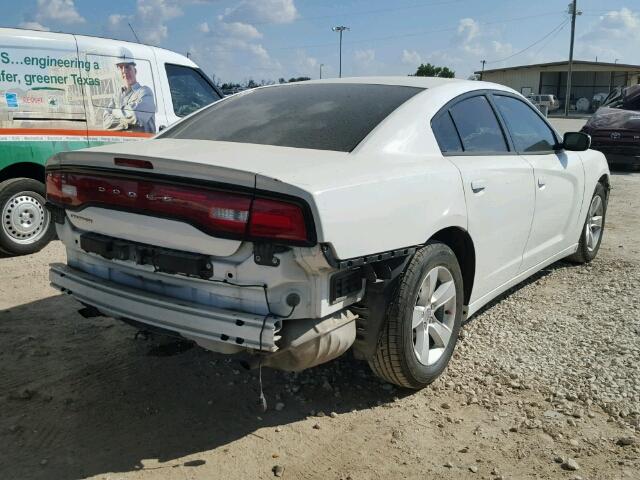 2C3CDXBG0EH197540 - 2014 DODGE CHARGER SE WHITE photo 4