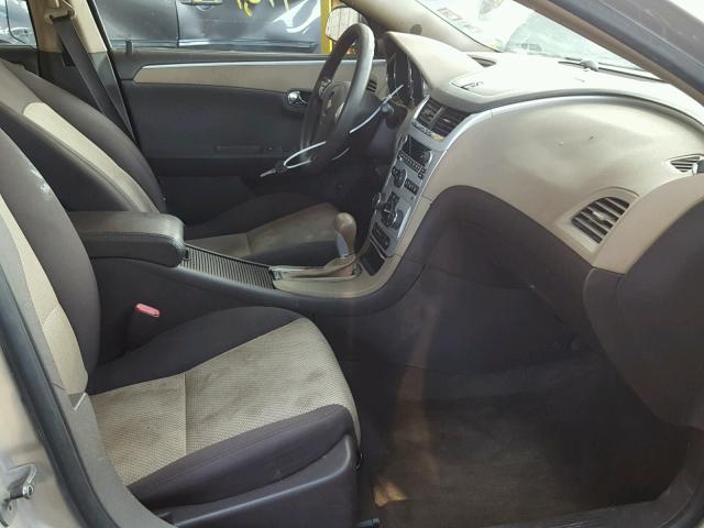 1G1ZG57B19F153903 - 2009 CHEVROLET MALIBU LS ოქროსფერი ფოტო 5