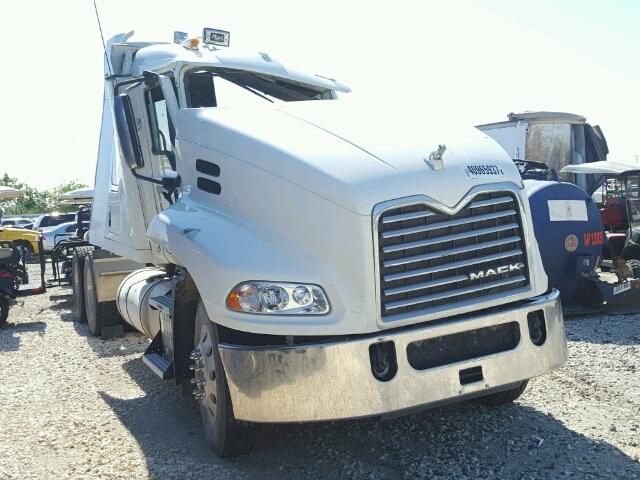 1M1AW07Y9GM075989 - 2016 MACK 600 CXU600 WHITE photo 1
