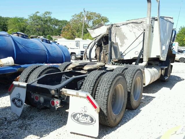 1M1AW07Y9GM075989 - 2016 MACK 600 CXU600 WHITE photo 4