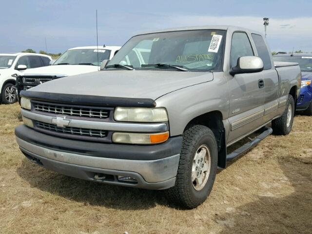 2GCEK19T5X1238945 - 1999 CHEVROLET SILVERADO GOLD photo 2