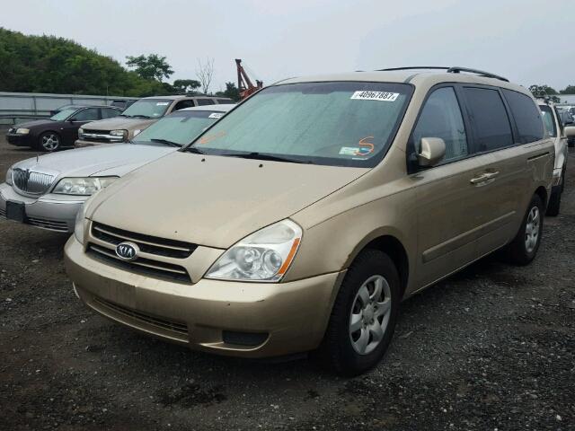 KNDMB233566046989 - 2006 KIA SEDONA EX BEIGE photo 2