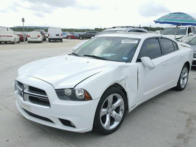 2C3CDXHGXDH655932 - 2013 DODGE CHARGER SX WHITE photo 2