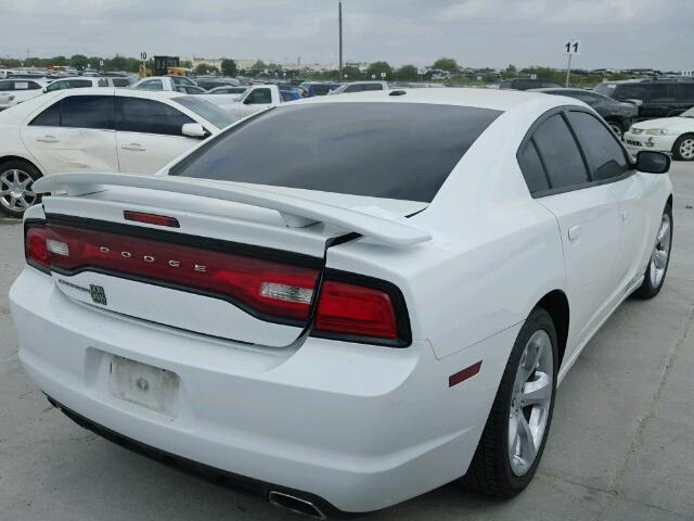 2C3CDXHGXDH655932 - 2013 DODGE CHARGER SX WHITE photo 4