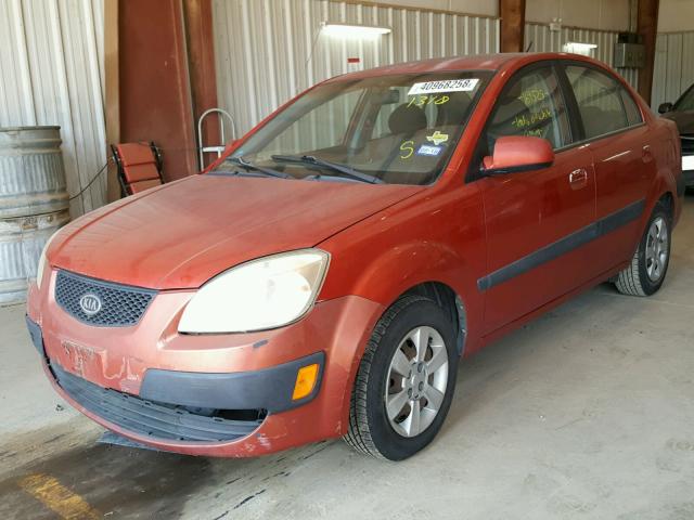 KNADE123066121310 - 2006 KIA RIO RED photo 2