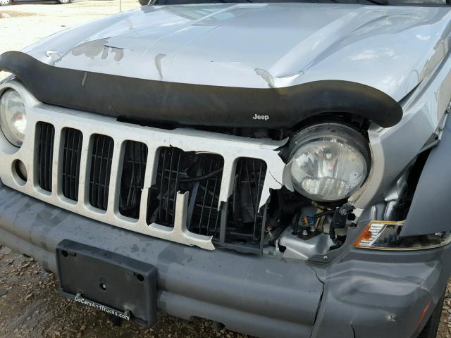 1J8GL48K45W515986 - 2005 JEEP LIBERTY SILVER photo 9