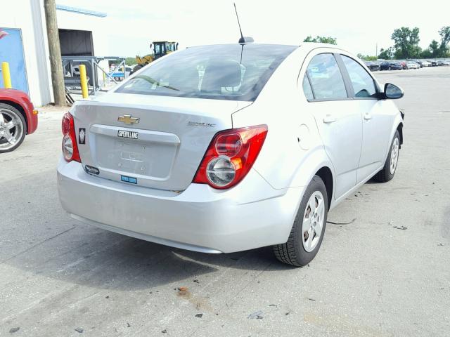 1G1JA5SH9F4164987 - 2015 CHEVROLET SONIC LS 银色 照片 4