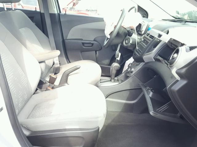 1G1JA5SH9F4164987 - 2015 CHEVROLET SONIC LS 银色 照片 5