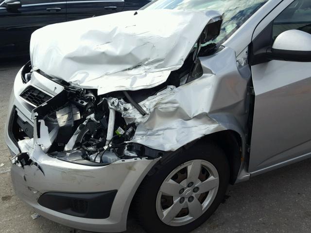 1G1JA5SH9F4164987 - 2015 CHEVROLET SONIC LS 银色 照片 9