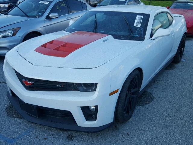 2G1FL1EP7D9807763 - 2013 CHEVROLET CAMARO ZL1 WHITE photo 2