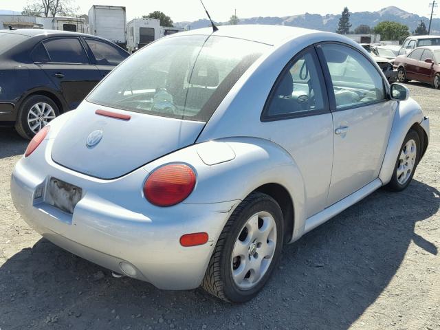 3VWCK21CX2M434547 - 2002 VOLKSWAGEN NEW BEETLE 银色 照片 4