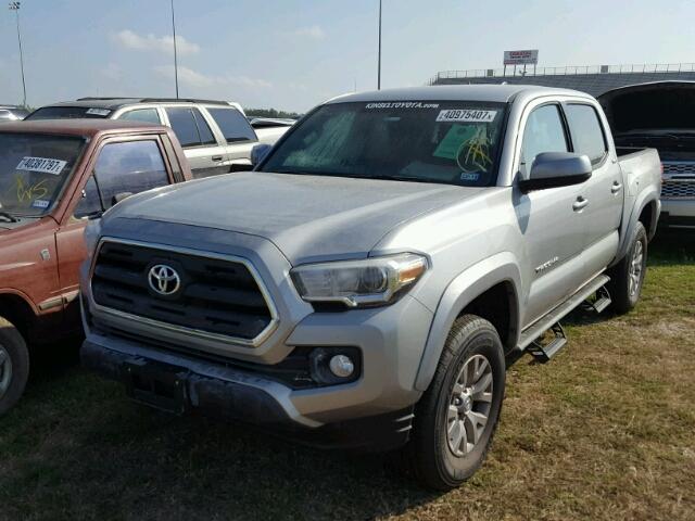 5TFAZ5CN3HX033799 - 2017 TOYOTA TACOMA DOU SILVER photo 2