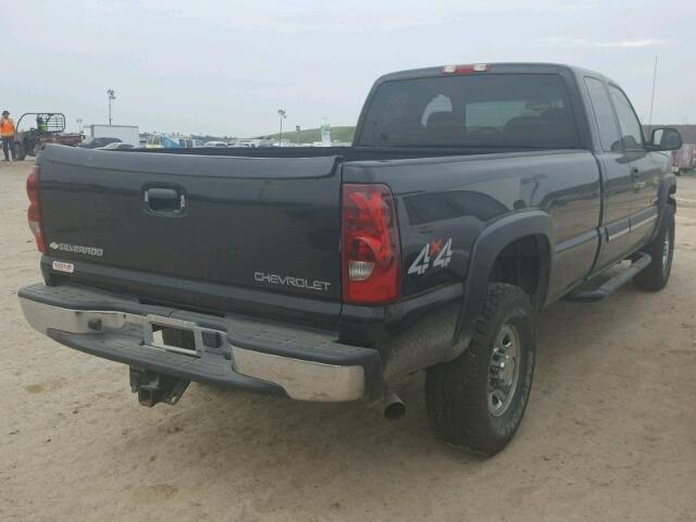 1GCHK29U73E258702 - 2003 CHEVROLET SILVERADO BLACK photo 4