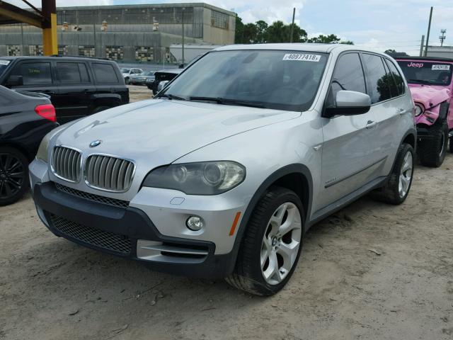 5UXFE8C55AL310421 - 2010 BMW X5 XDRIVE4 SILVER photo 2