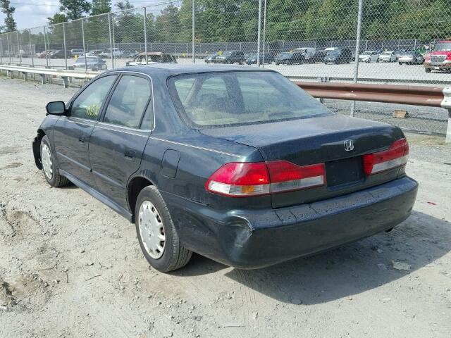 1HGCG56481A101235 - 2001 HONDA ACCORD LX GREEN photo 3