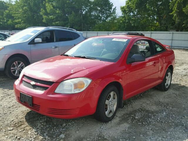 1G1AK12F257622497 - 2005 CHEVROLET COBALT RED photo 2