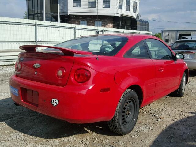 1G1AK12F257622497 - 2005 CHEVROLET COBALT RED photo 4