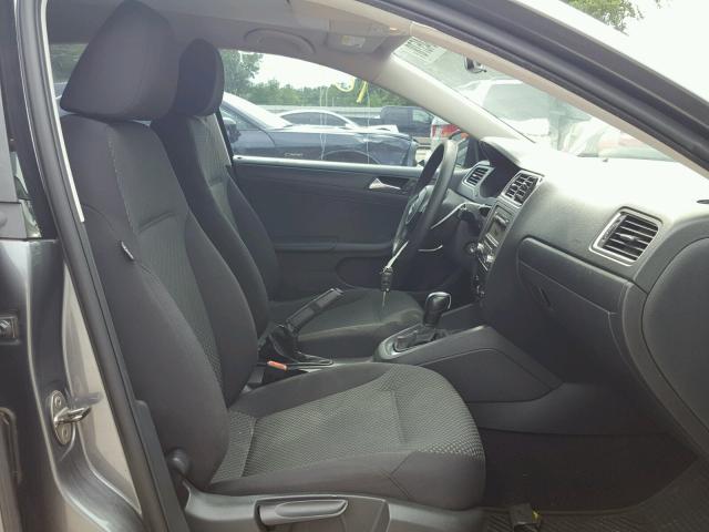 3VW2K7AJ4DM241062 - 2013 VOLKSWAGEN JETTA BASE Մոխրագույն լուսանկար 5