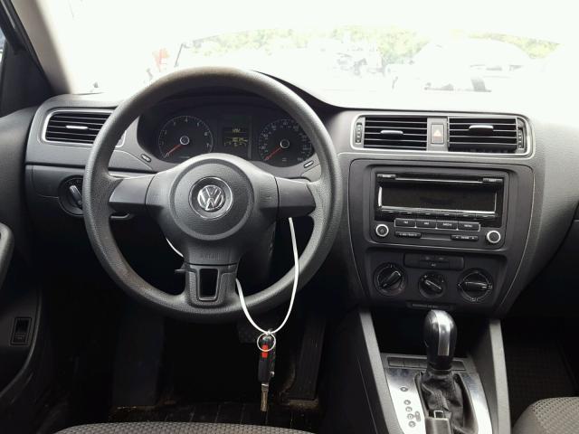 3VW2K7AJ4DM241062 - 2013 VOLKSWAGEN JETTA BASE Մոխրագույն լուսանկար 9