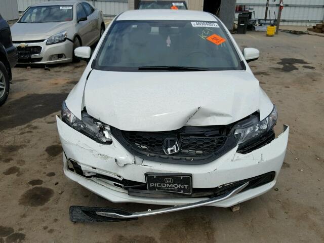 2HGFB2F52FH560174 - 2015 HONDA CIVIC LX WHITE photo 9