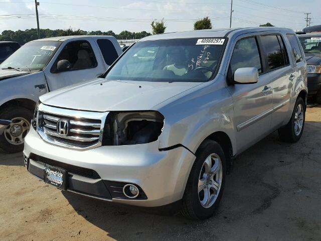 5FNYF3H56FB021366 - 2015 HONDA PILOT SILVER photo 2