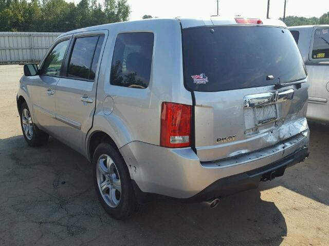 5FNYF3H56FB021366 - 2015 HONDA PILOT SILVER photo 3